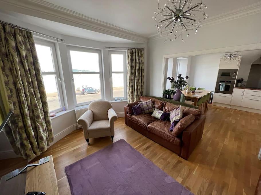 Fantastic 3 Bedroom Holiday Home Millport Eksteriør bilde