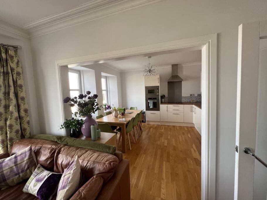 Fantastic 3 Bedroom Holiday Home Millport Eksteriør bilde